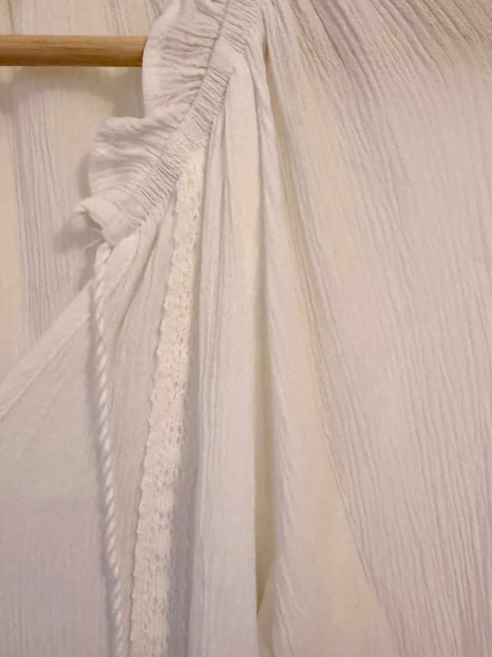 Boho White Ruffled Button-Front Blouse - Picture 4 of 7